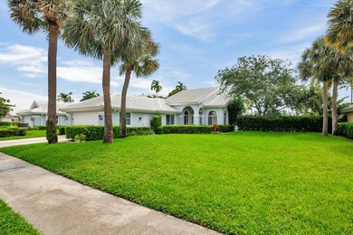 Direct golf course home on the 15th fairway of Bear Lakes - photo 1
