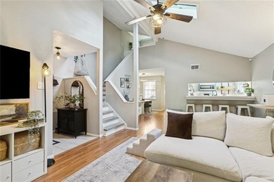 GREAT LOCATION ! This well appointed townhome sits in the heart - photo 5