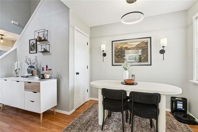 GREAT LOCATION ! This well appointed townhome sits in the heart - photo 6