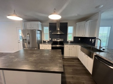 Active senior community, 40+. Call office for details! Discover - photo 3