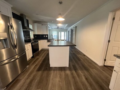 Active senior community, 40+. Call office for details! Discover - photo 4