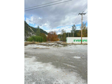 Pend Oreille River Lot For Sale in Metaline Falls Washington