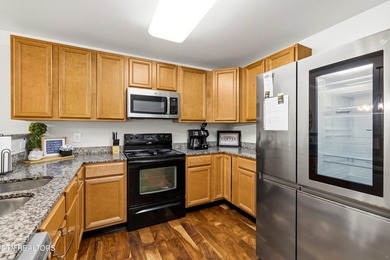 Darling 1 bedroom unit with easy access on first floor. Roomy - photo 8