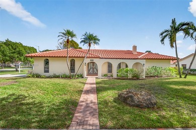 (private lake, pond, coastal) Home For Sale in Plantation Florida