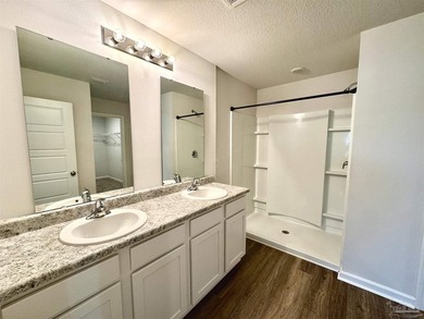 Move-in Ready and now Price Reduced!!!! Enchanting 4 bed, 2 bath - photo 22