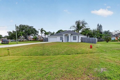 So much to enjoy in this move-in ready 3 Bedroom, 2 Bath, 2 Car - photo 2