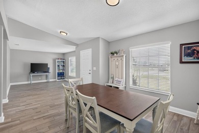 So much to enjoy in this move-in ready 3 Bedroom, 2 Bath, 2 Car - photo 4