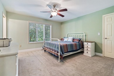 Lovingly cared for, quality built, pristine home on a 1/2 acre - photo 11