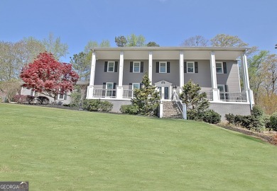 Lake Home For Sale in Peachtree City, Georgia