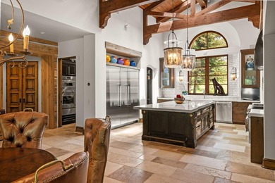 Exceptional 10608 sq. ft. mountain modern estate on 9.63 acres - photo 14