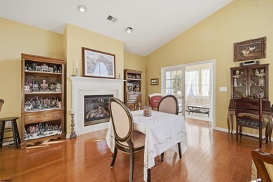 Manchester Village Beauty... Beautiful 3 BR/2BTH Evergreen model - photo 15