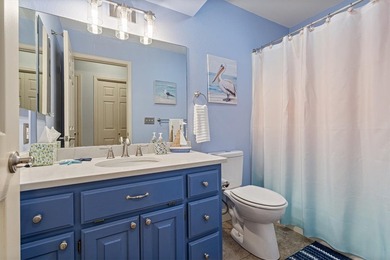 Lovingly cared for, quality built, pristine home on a 1/2 acre - photo 16