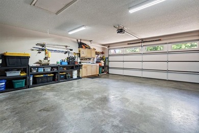 Lovingly cared for, quality built, pristine home on a 1/2 acre - photo 19