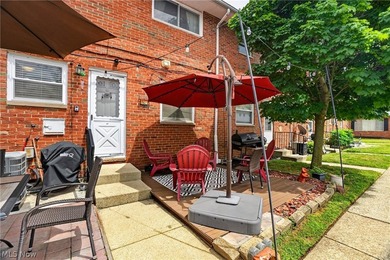 Amazing large and updated townhouse in a great location at 27651 - photo 38