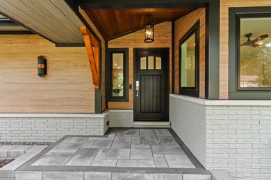 LAKE GENEVA MANOR GEM! TOTALLY REFURBISHED! STEPS TO TOWN & - photo 2