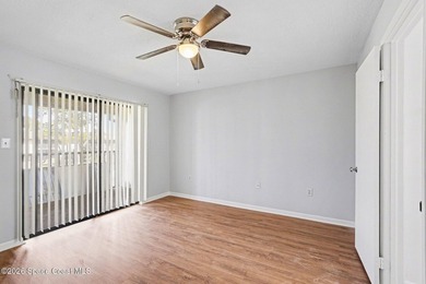 Beautiful 2-bedroom end-unit condo located in a desirable - photo 12