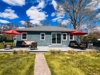BUNKHOUSE sleeps 7+ - Lake Home For Sale in Walkerton, Indiana