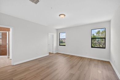 Fabulous lakeview home in a gated community! NEWLY painted and - photo 23