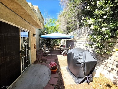 No HOA. 2455 Sqft, 3 Bedrooms and 2 1/2 Baths, featuring a blend - photo 26