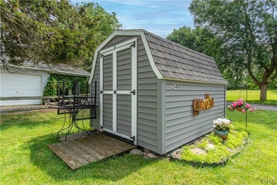 Waterfront Living on the Sunset Side of Beautiful Chaumont Bay! - photo 33