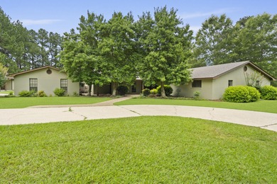 Lake Serene Home For Sale in Hattiesburg Mississippi