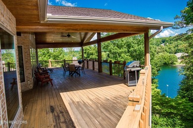 UNIQUE LAKEFRONT & GOLF FRONT PROPERTY!!! SPACIOUS 6,000 SqFt - photo 6