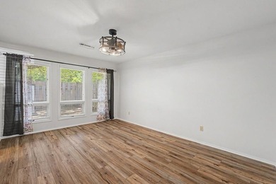 INVESTORS, this one is perfect for your next ! Rare one level - photo 6