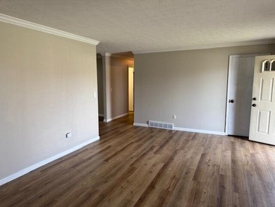 This beautiful 3 bedroom 2 1/2 bath brick home has been fully - photo 12