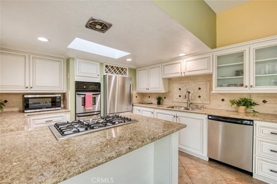 First time on the market in nearly 40 years! Exceptional - photo 3