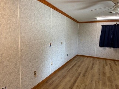 This beautiful 3 bedroom 2 1/2 bath brick home has been fully - photo 32