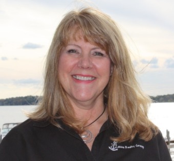 Patricia Smarto with Lakes Realty Group in IL advertising on LakeHouse.com