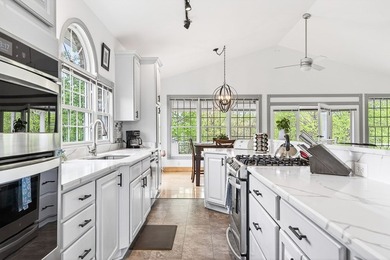Opportunity awaits with this beautifully designed 17.52-acre m/l - photo 3