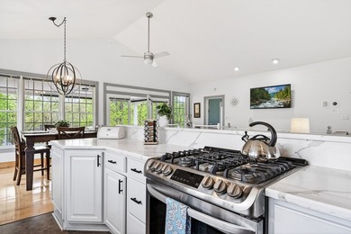 Opportunity awaits with this beautifully designed 17.52-acre m/l - photo 4
