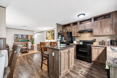 2017 Clayton manufactured home featuring 2BR/1BA, 896 sq ft, on - photo 8