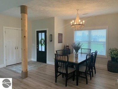 Custom Built Luxury Home at 800 acre Lake Isabella. Experience - photo 4