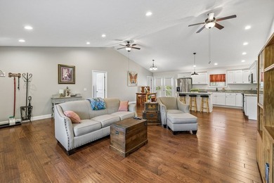 Immaculately maintained home on 1.82 ACRE LOT. Room for a garage - photo 10