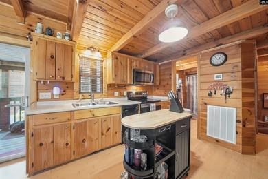 PLEASE VIEW VIRTUAL TOUR LINK! Welcome to lake living in the - photo 12