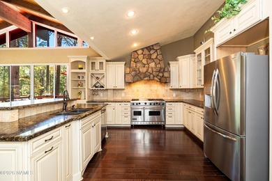 Welcome to the ultimate multi-generational golf estate located - photo 13
