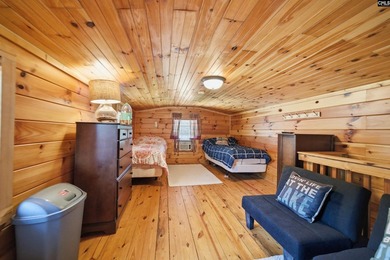 PLEASE VIEW VIRTUAL TOUR LINK! Welcome to lake living in the - photo 14