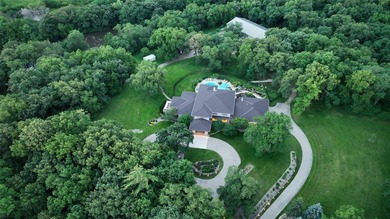 A true architectural masterpiece, this nearly 10,000-sq-ft - photo 1