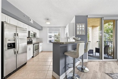 Beautifully Remodeled Corner Unit - Close to Las Olas The - photo 9