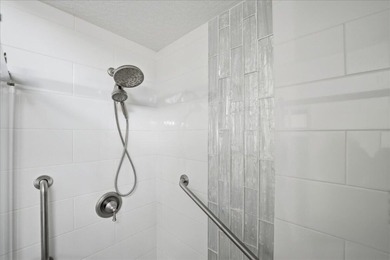 Welcome home to this beautifully updated 3-bedroom, 2-bath pool - photo 12