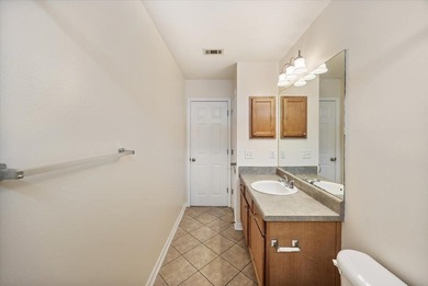 Welcome to this inviting and well-maintained Shadow Lakes patio - photo 14