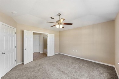 Welcome to this inviting and well-maintained Shadow Lakes patio - photo 16