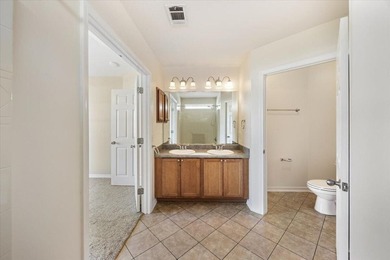 Welcome to this inviting and well-maintained Shadow Lakes patio - photo 17