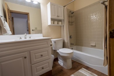 Elegantly remodeled Snow Fire unit with great location and - photo 20