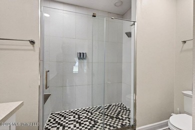 Welcome to Legacy Villas! This well-maintained 3-bedroom, 2-bath - photo 4