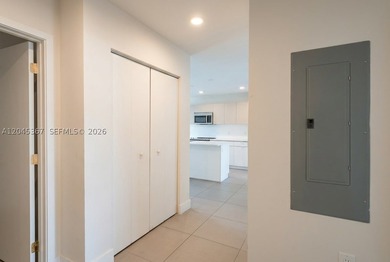 Beautiful 3-bedroom, 2.5-bath residence located in the desirable - photo 8