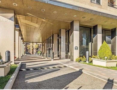 This Amazing Alcove Studio, is Nestled within the Iconic Kennedy - photo 3