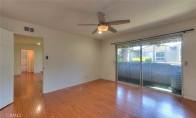 Beautiful 3-bedroom, 2-bath condo featuring an open floor plan - photo 11